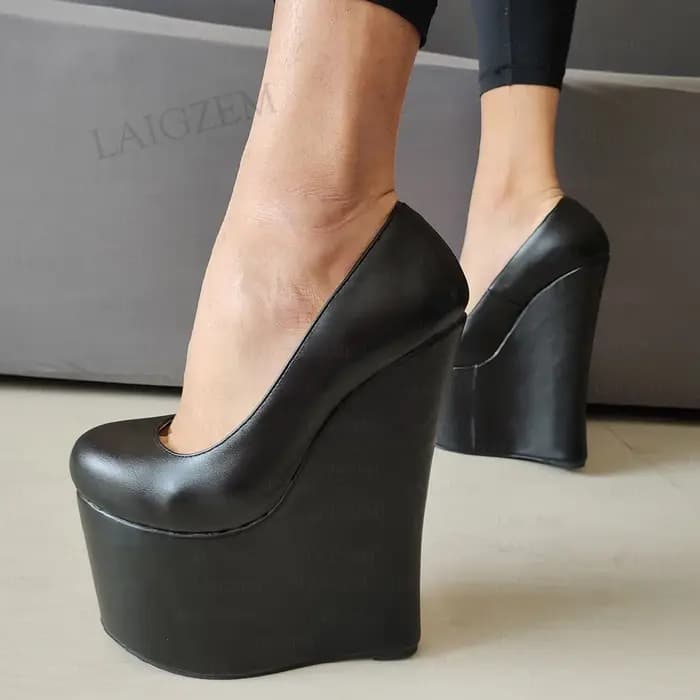 LAIGZEM femmes pompes 20CM talons hauts compensées bout rond Mules fête Faux cuir dames Club chaussures femme grande