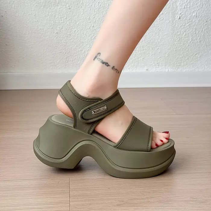 Nouvelles sandales décontractées à plateforme pour femme, style décontracté, pour l'extérieur et la plage, à bout ouvert, collection 2026