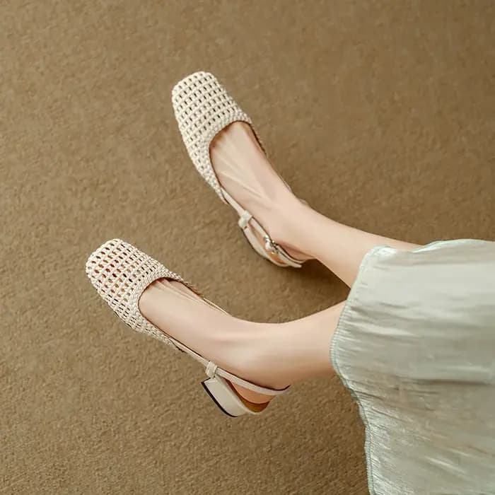 Sandales françaises à talons hauts tissés à bout carré