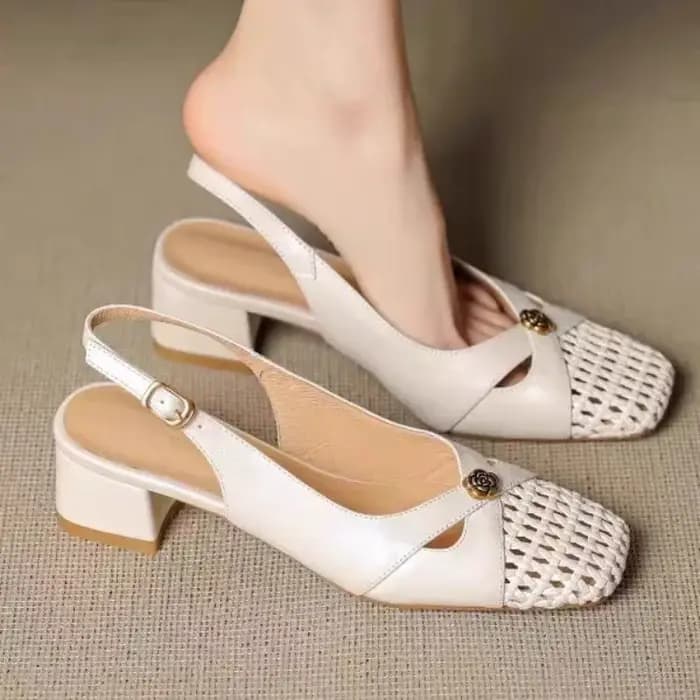 Sandales à bout fermé de style français pour femmes, talon épais, chaussures tissées polyvalentes, plates respirantes creuses d'été 2026