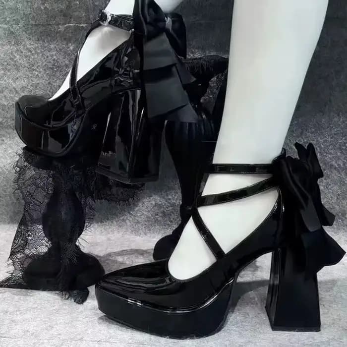 Escarpins noirs en cuir verni style punk 2026 pour femme